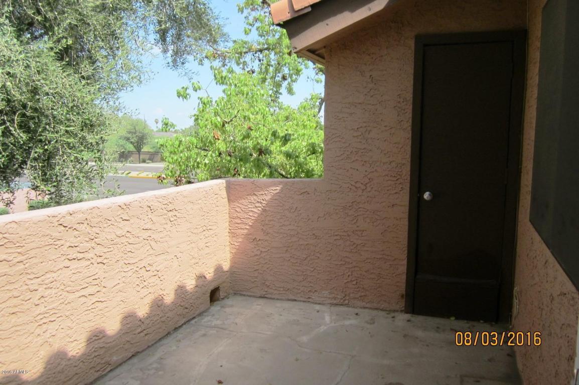 1075 E Chandler Boulevard, Chandler, AZ 85225