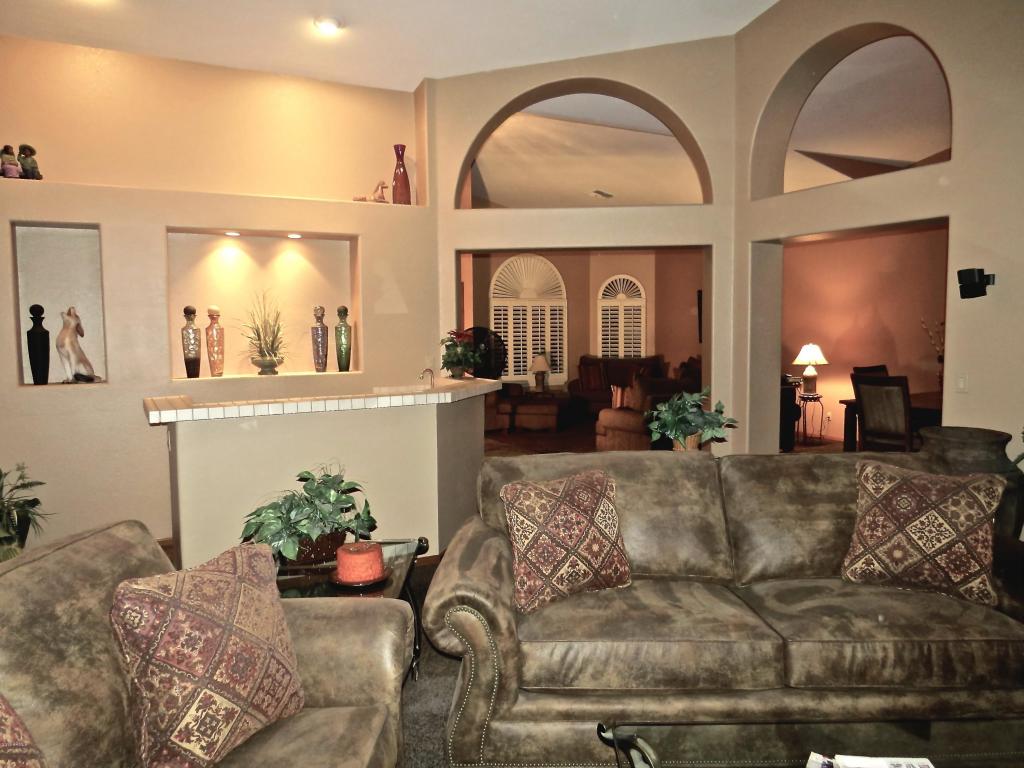 1043 W SHERRI Drive, Gilbert, AZ 85233