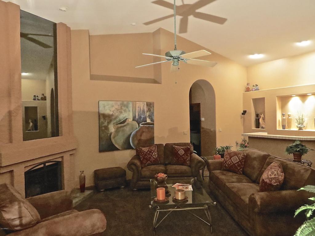 1043 W SHERRI Drive, Gilbert, AZ 85233