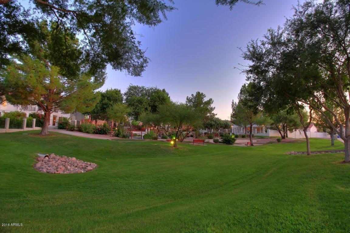 1572 W LAUREL Avenue, Gilbert, AZ 85233