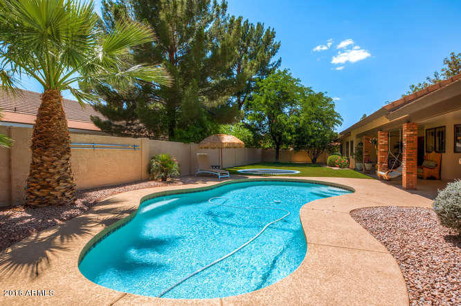 533 E MERRILL Avenue, Gilbert, AZ 85234