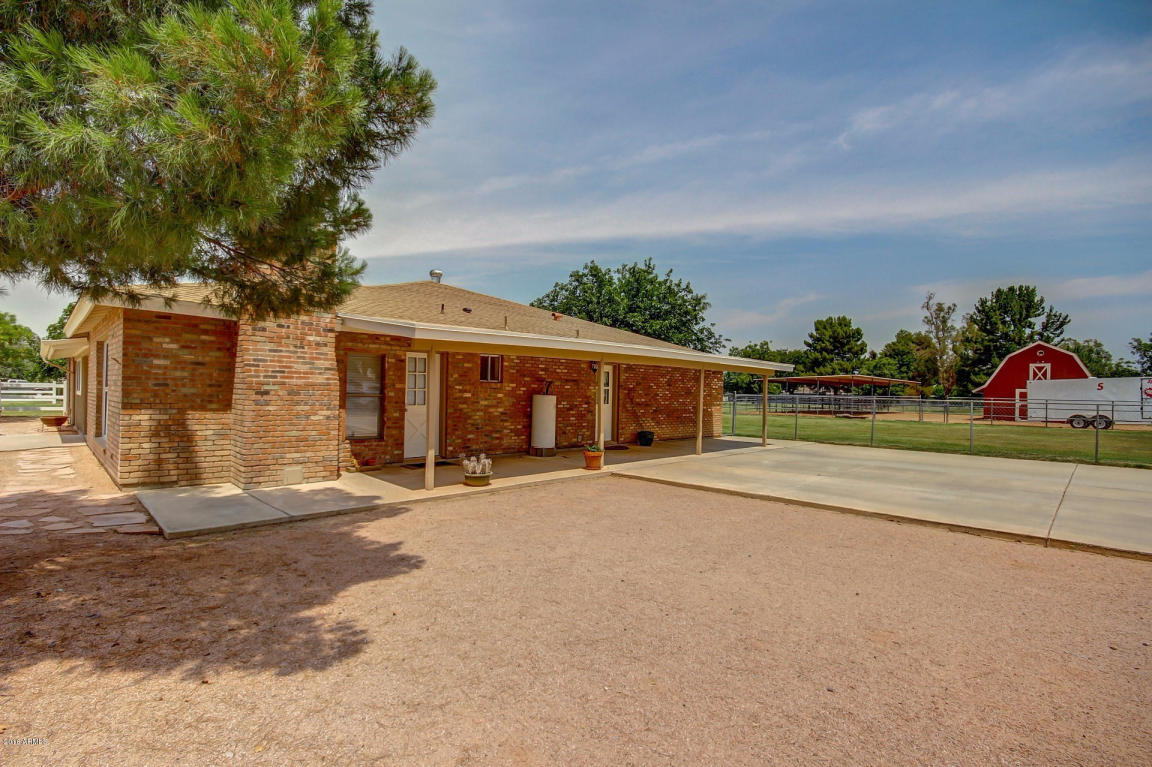 966 E DESERT Lane, Gilbert, AZ 85234