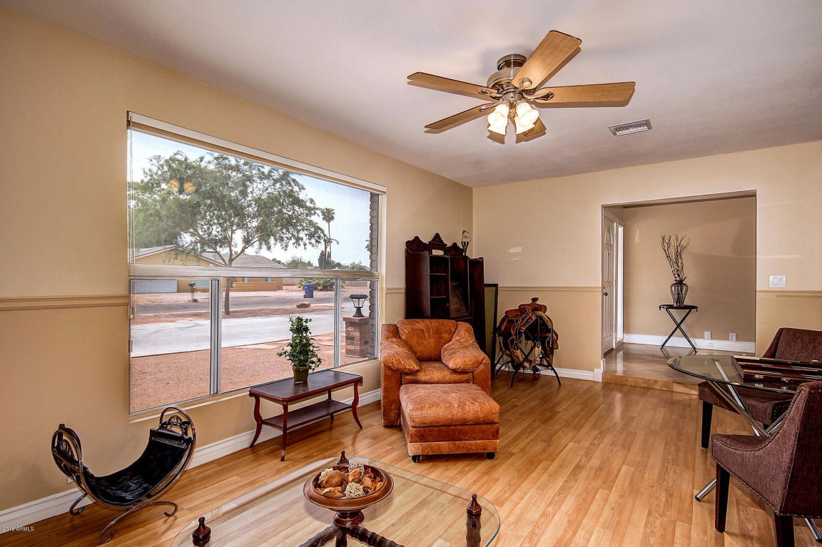 966 E DESERT Lane, Gilbert, AZ 85234