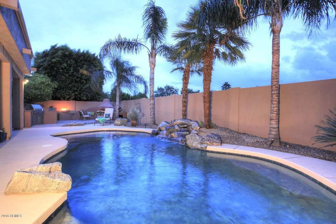895 W AZALEA Drive, Chandler, AZ 85248