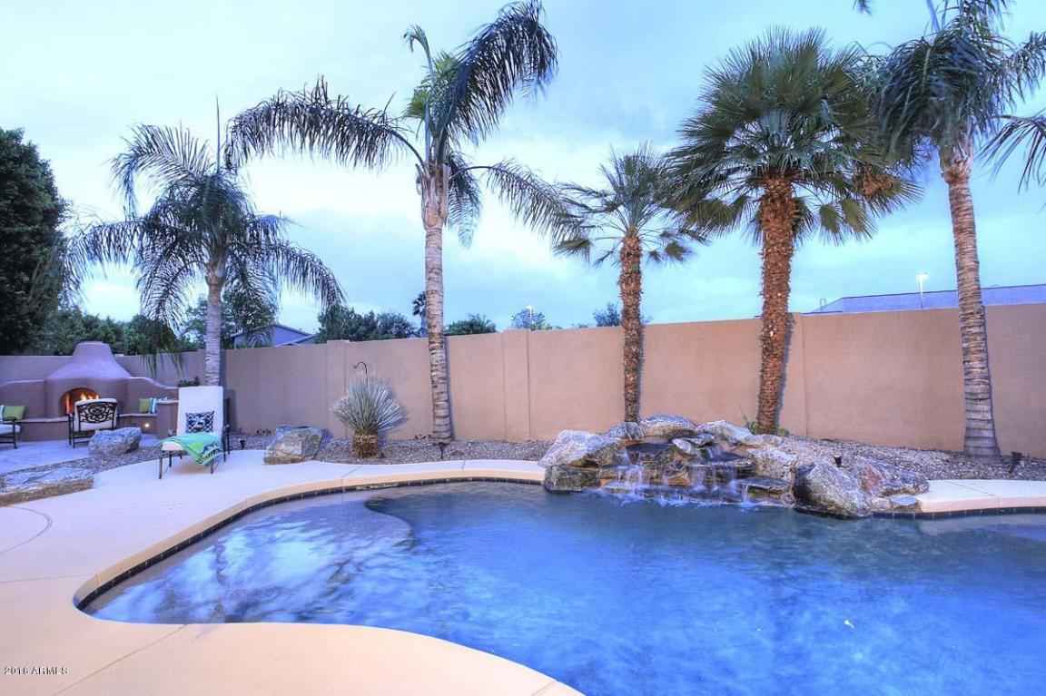895 W AZALEA Drive, Chandler, AZ 85248