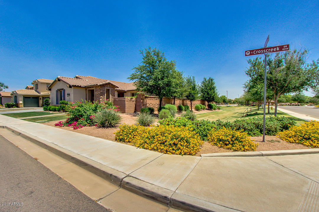4235 S CROSSCREEK Drive, Chandler, AZ 85249