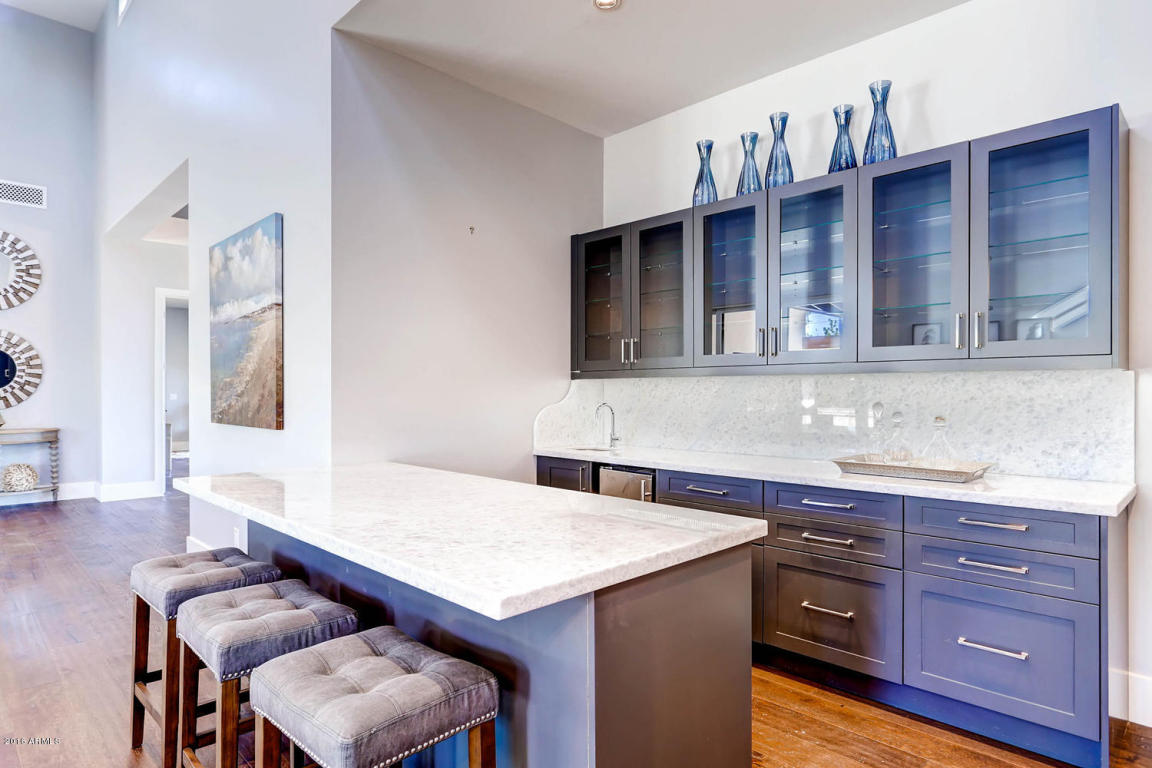 7402 E CHOLLA Lane, Scottsdale, AZ 85250