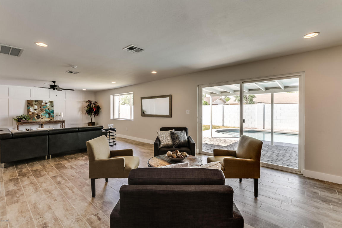 8238 E INDIANOLA Avenue, Scottsdale, AZ 85251