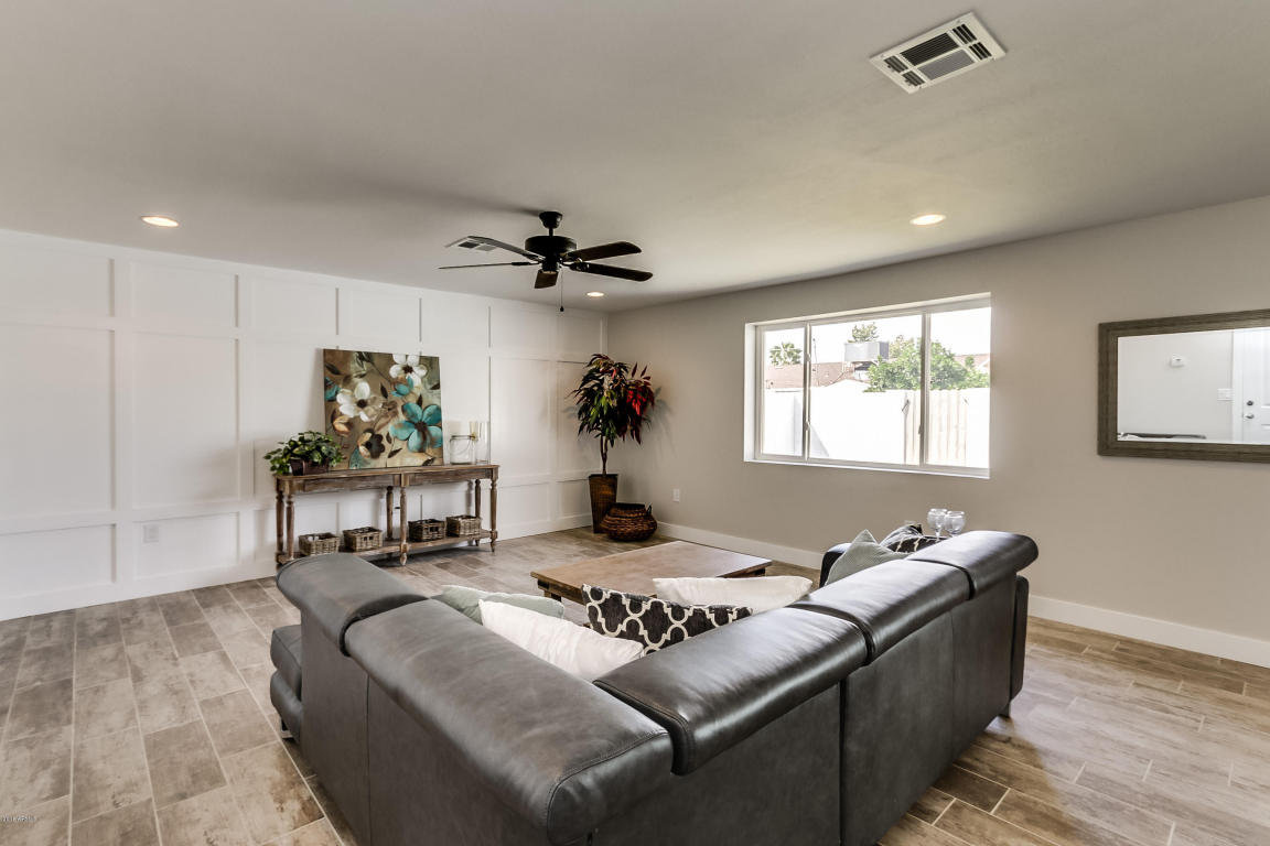 8238 E INDIANOLA Avenue, Scottsdale, AZ 85251