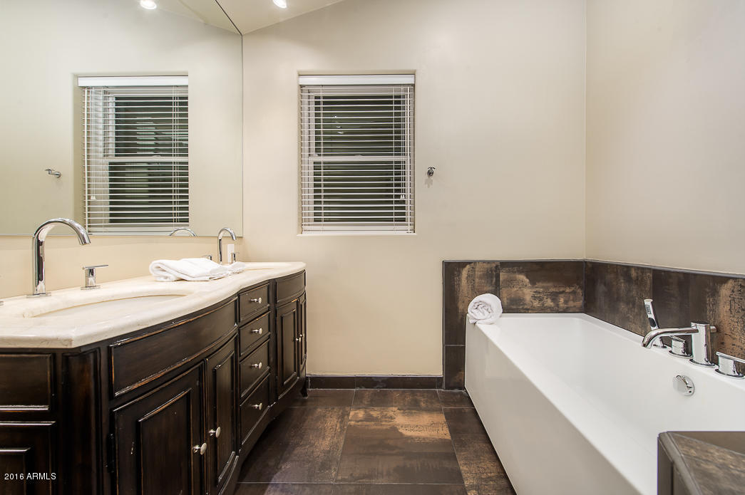 5001 E VALLE VISTA Way, Paradise Valley, AZ 85253