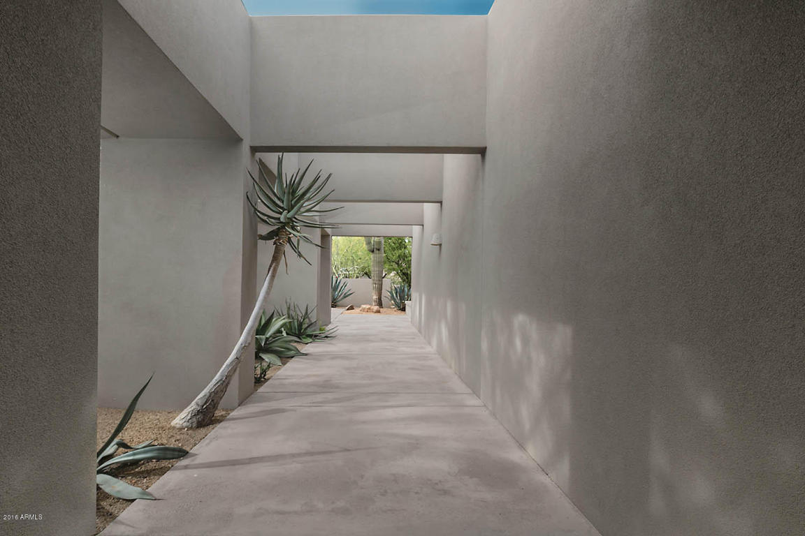 6711 N 47TH Street, Paradise Valley, AZ 85253