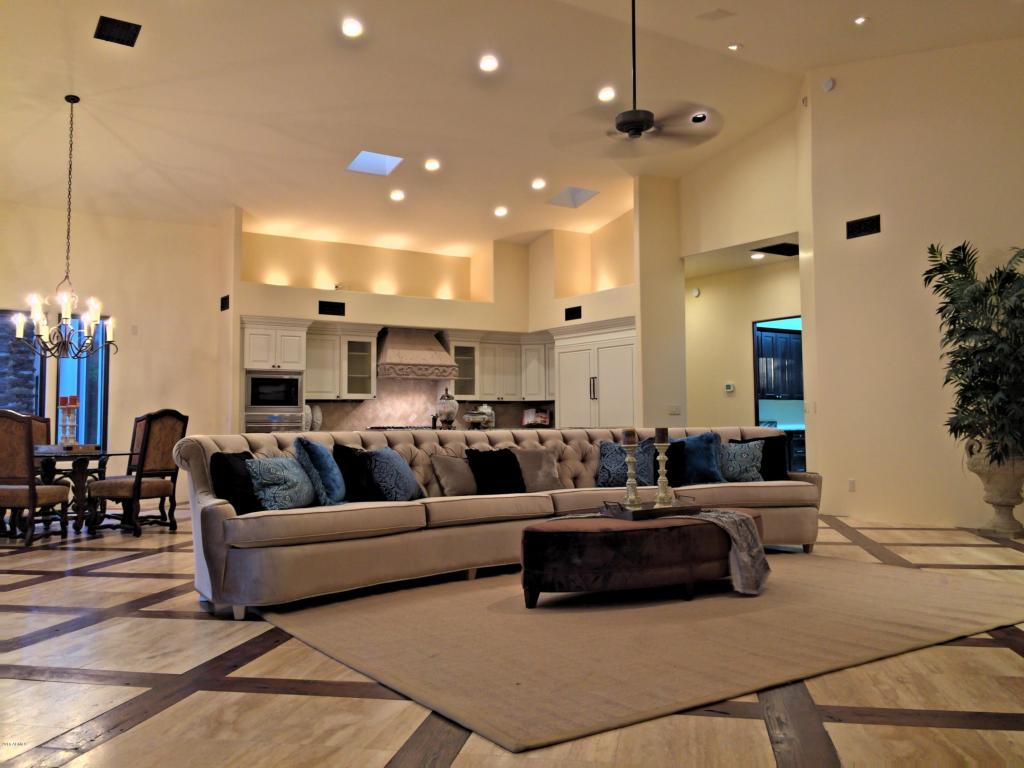 9141 N 70TH Street, Paradise Valley, AZ 85253