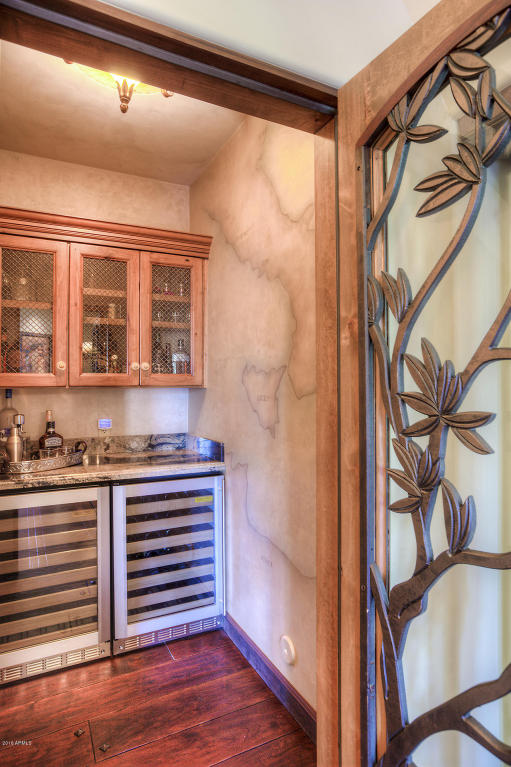 4228 E CLAREMONT Avenue, Paradise Valley, AZ 85253