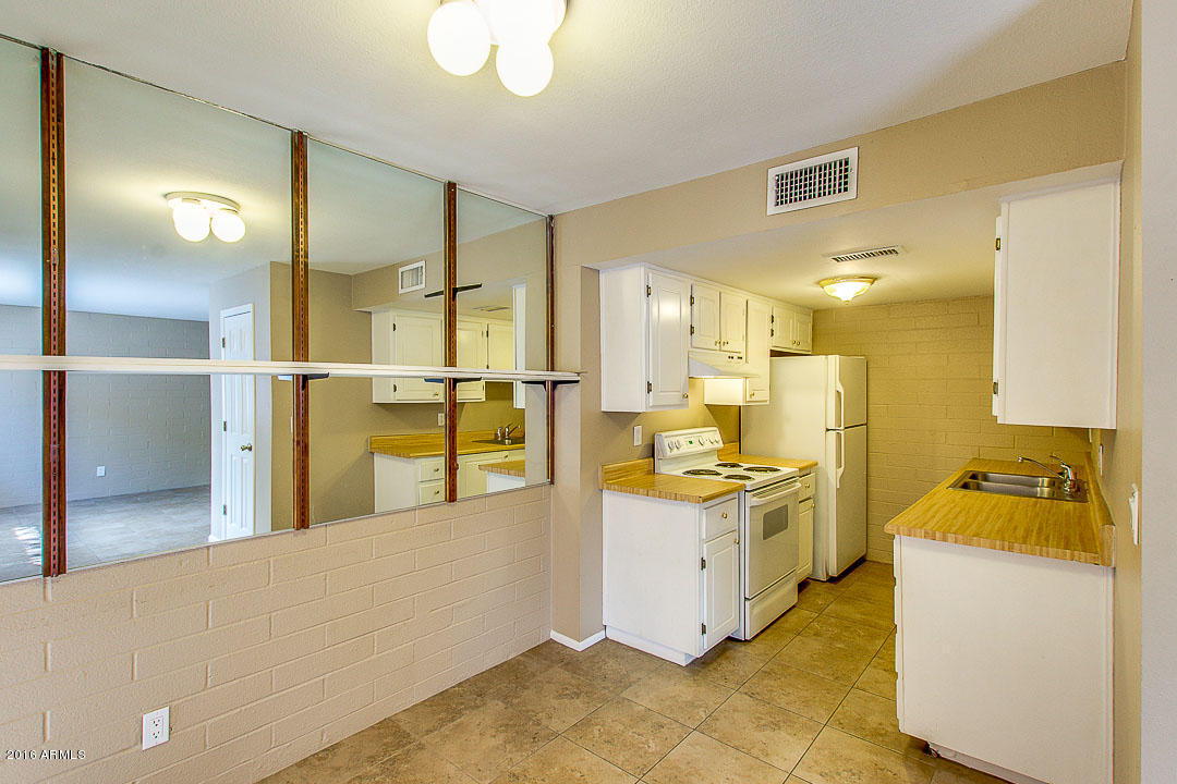 8530 E PORTLAND Street, Scottsdale, AZ 85257