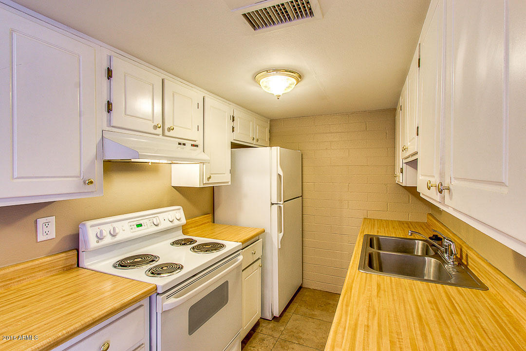 8530 E PORTLAND Street, Scottsdale, AZ 85257
