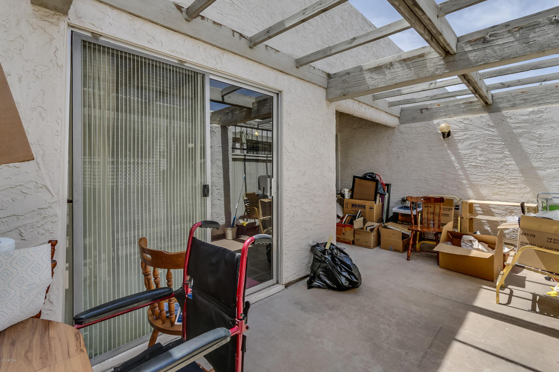722 S LEBANON Lane, Tempe, AZ 85281