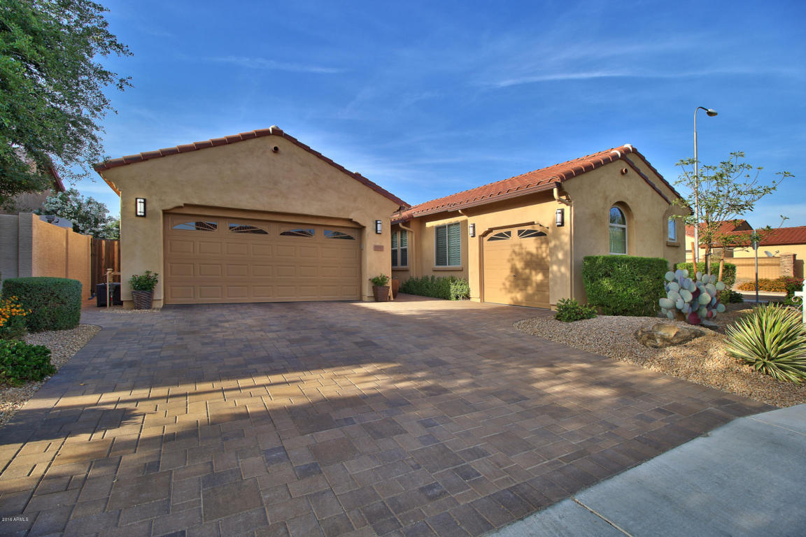 1592 W HOMESTEAD Drive, Chandler, AZ 85286