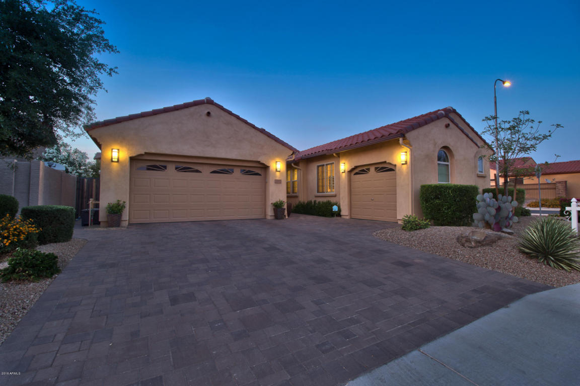 1592 W HOMESTEAD Drive, Chandler, AZ 85286