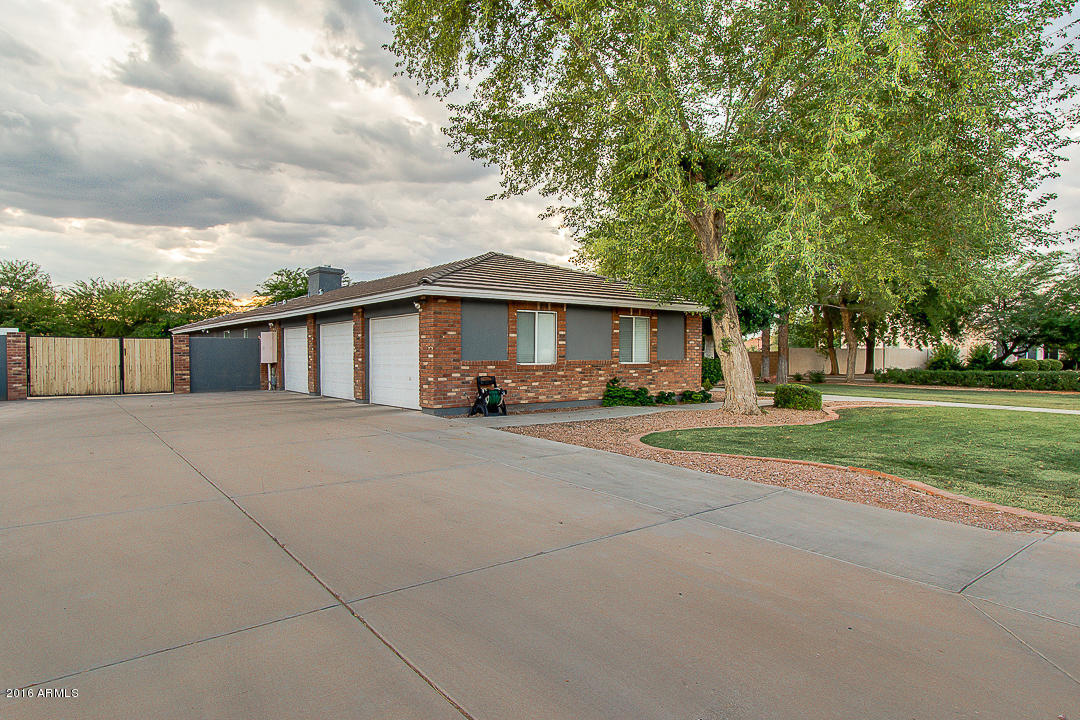 358 S JARED Drive, Gilbert, AZ 85296