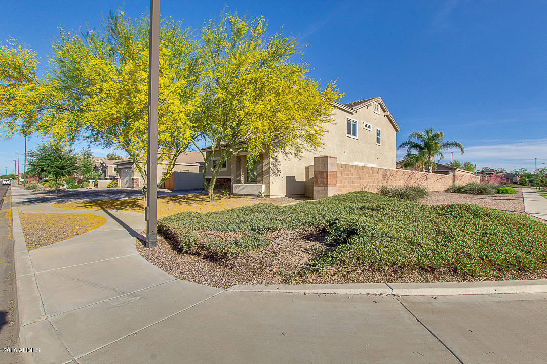 2879 E TRIGGER Way, Gilbert, AZ 85297