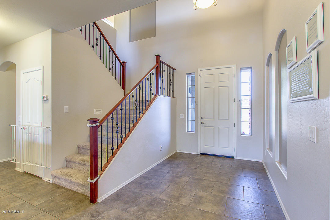 2879 E TRIGGER Way, Gilbert, AZ 85297