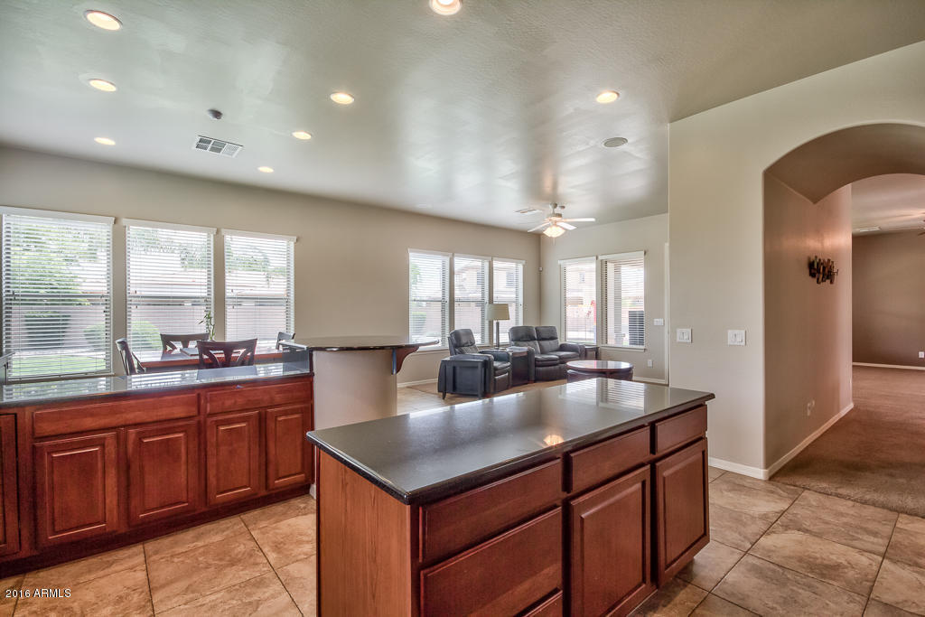 566 E GINKO Court, Gilbert, AZ 85297