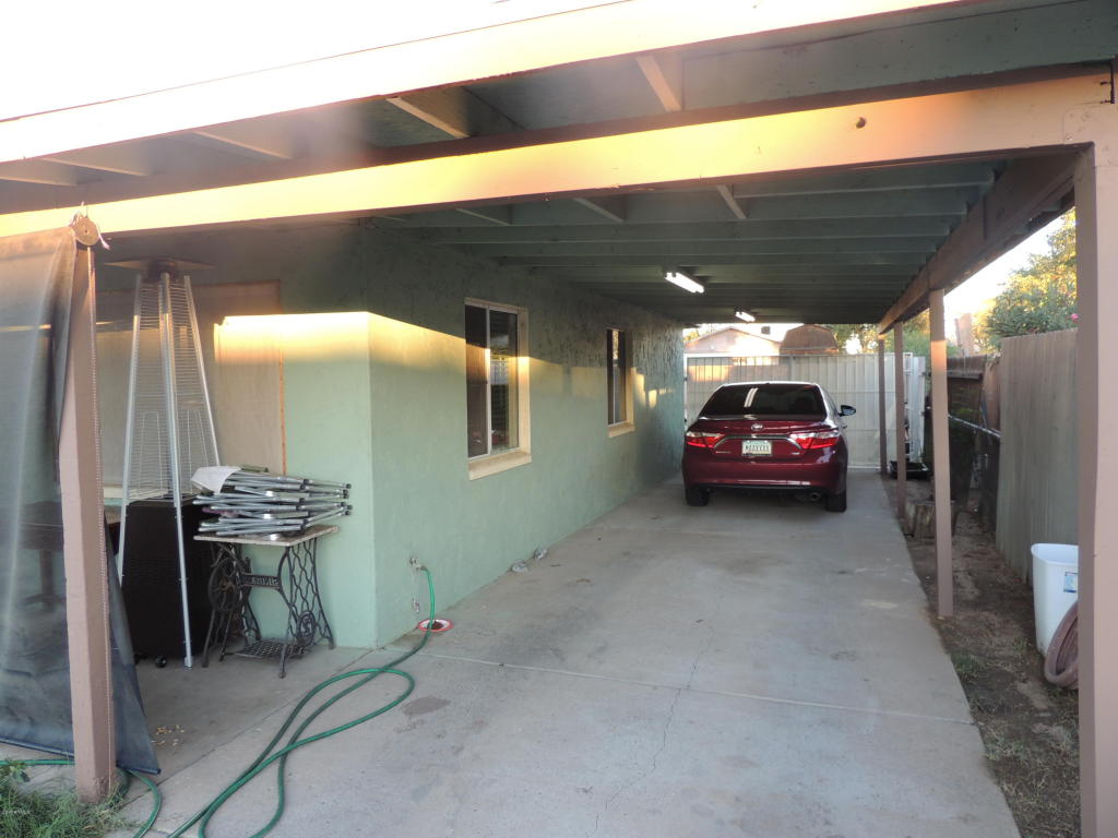 6521 N 53rd Avenue, Glendale, AZ 85301
