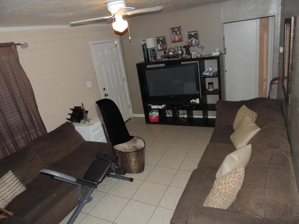 6521 N 53rd Avenue, Glendale, AZ 85301