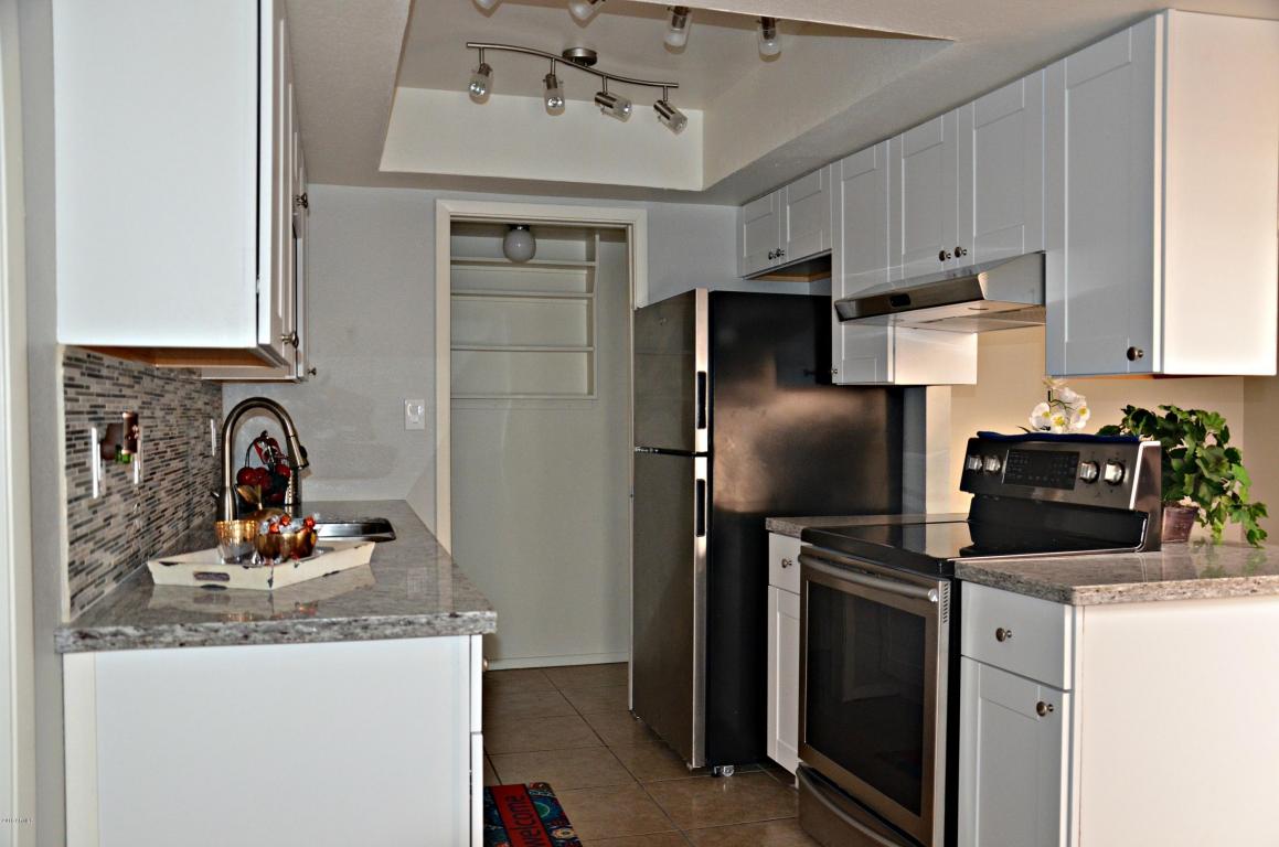 4725 W NORTHERN Avenue, Glendale, AZ 85301