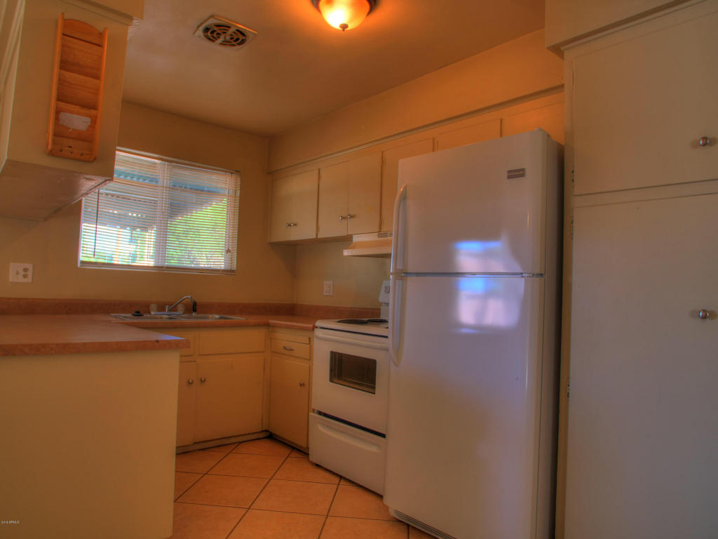 6111 N 65TH Avenue, Glendale, AZ 85301