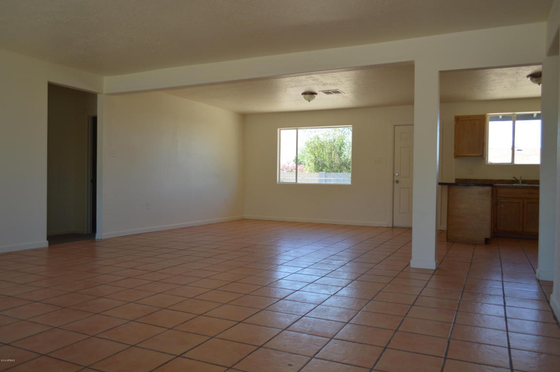 5502 N 61St Avenue, Glendale, AZ 85301