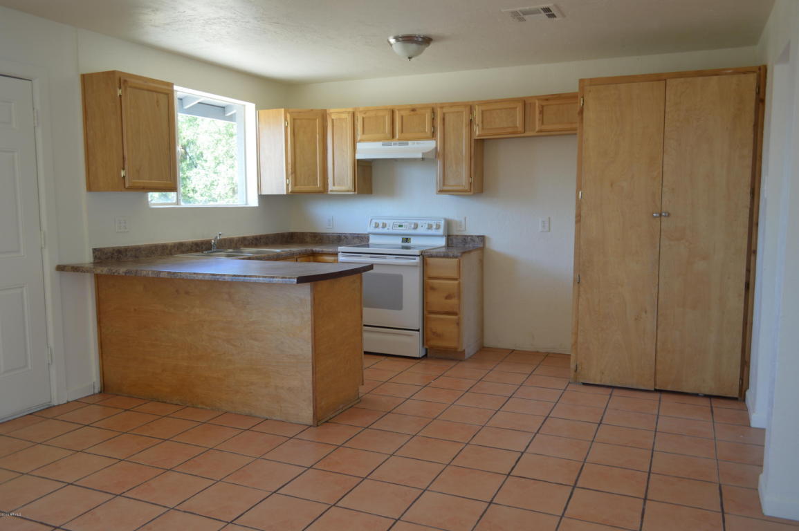 5502 N 61St Avenue, Glendale, AZ 85301