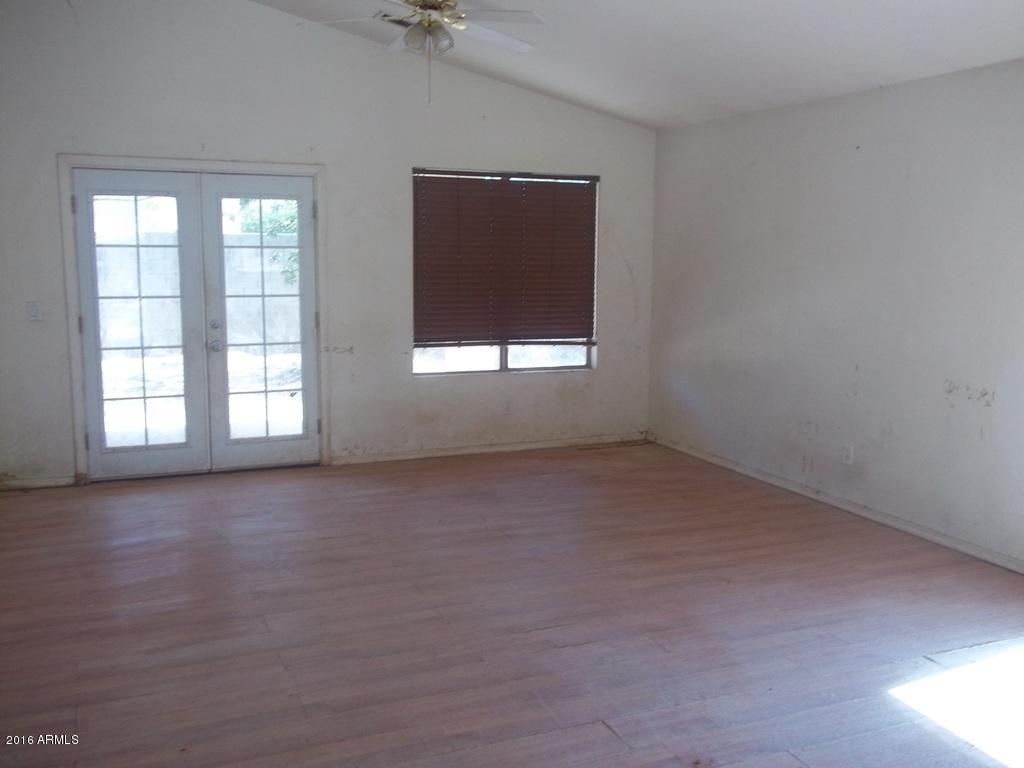6429 N 72ND Drive, Glendale, AZ 85303