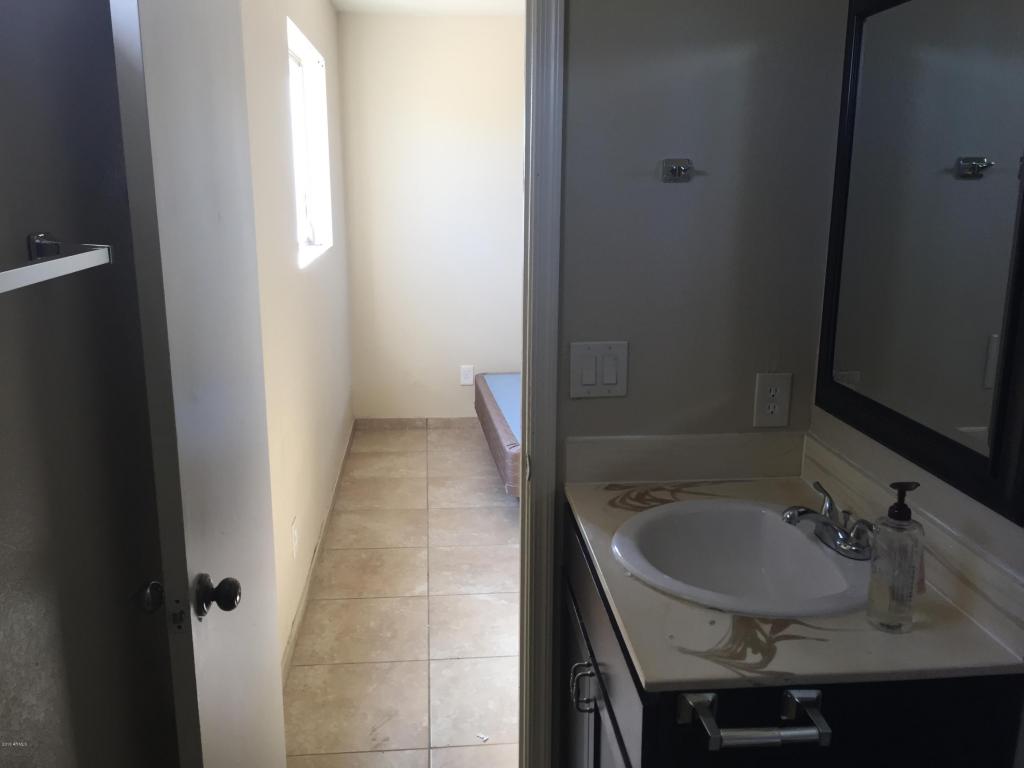 5643 N 67th Drive, Glendale, AZ 85303