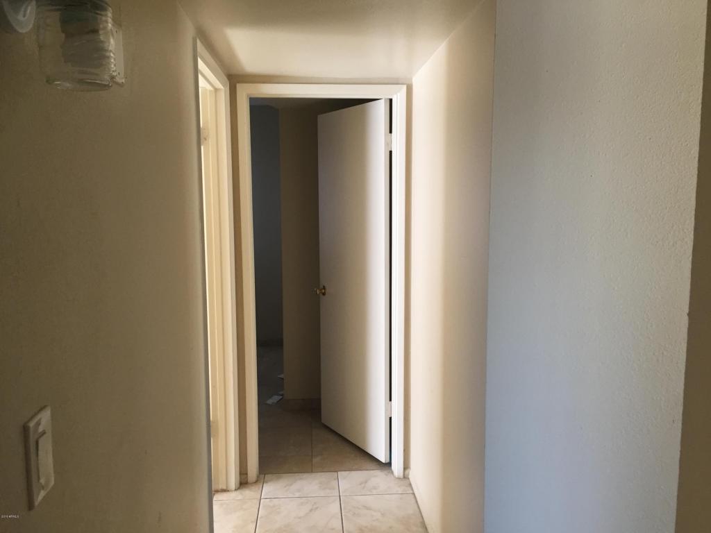 5643 N 67th Drive, Glendale, AZ 85303