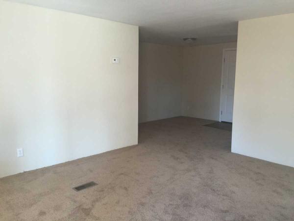 Shamrock Manufactured Home Community 8427 W. Glendale Avenue #38`Glendale, AZ 85305
