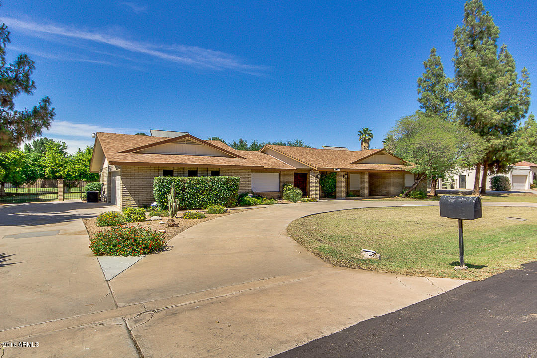 8440 W Cavalier Drive, Glendale, AZ 85305