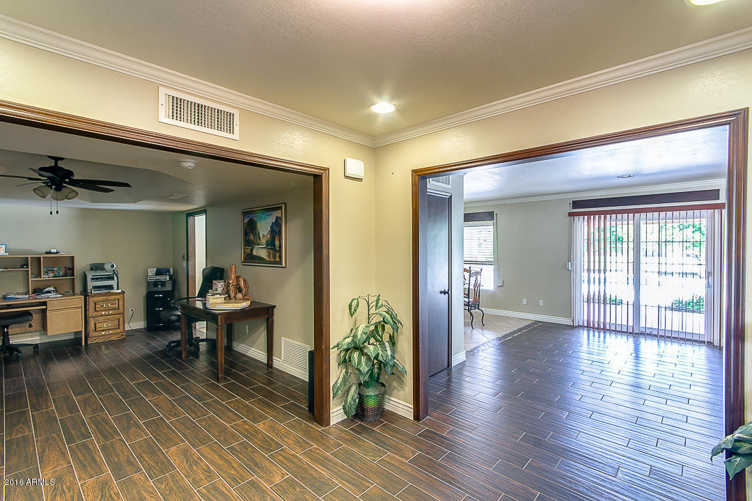 8440 W Cavalier Drive, Glendale, AZ 85305