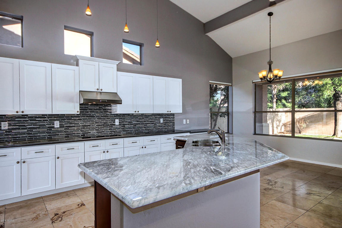 6213 W Kimberly Way, Glendale, AZ 85308