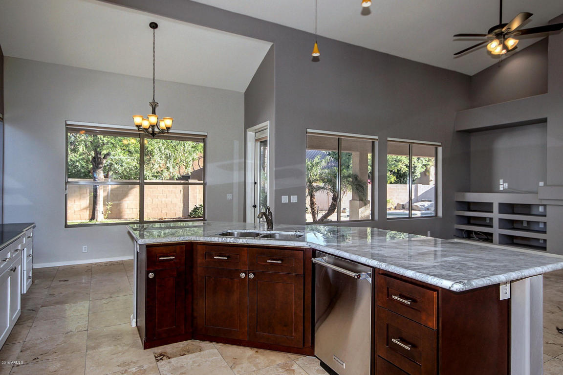 6213 W Kimberly Way, Glendale, AZ 85308