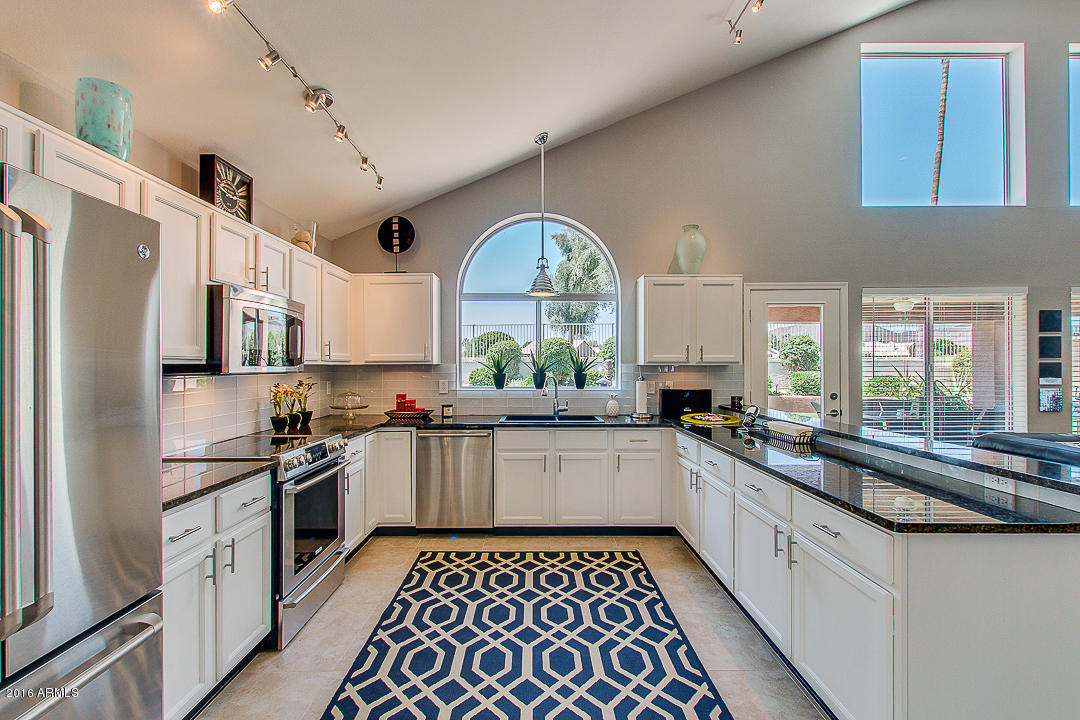 6322 W ROSE GARDEN Lane, Glendale, AZ 85308