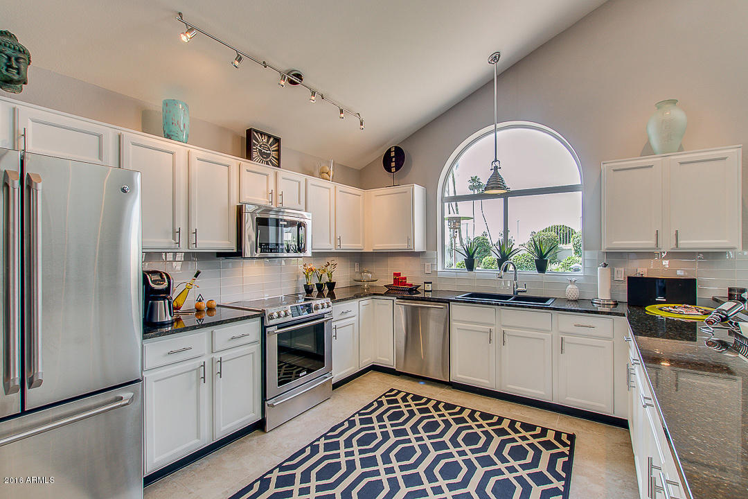 6322 W ROSE GARDEN Lane, Glendale, AZ 85308