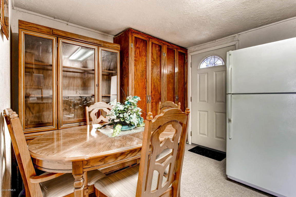 221 E PACIFIC Drive, Avondale, AZ 85323