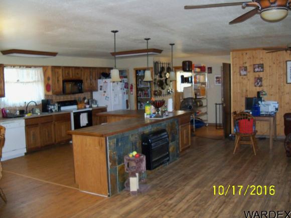 25388 Pendelton Way, Bouse, AZ 85325