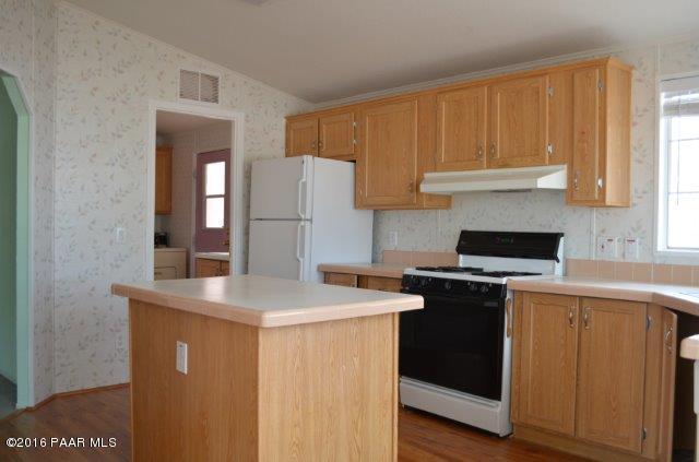 30516 S Wandering Way, Congress, AZ 85332