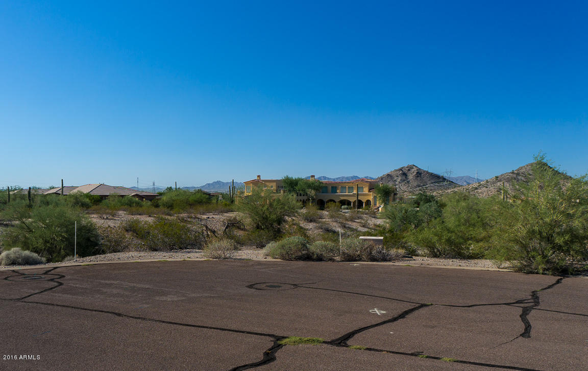9386 S KRISTA Drive, Goodyear, AZ 85338