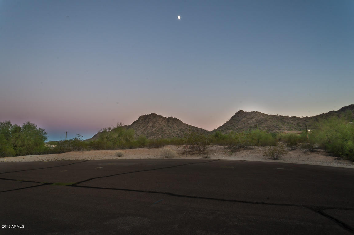 9386 S KRISTA Drive, Goodyear, AZ 85338