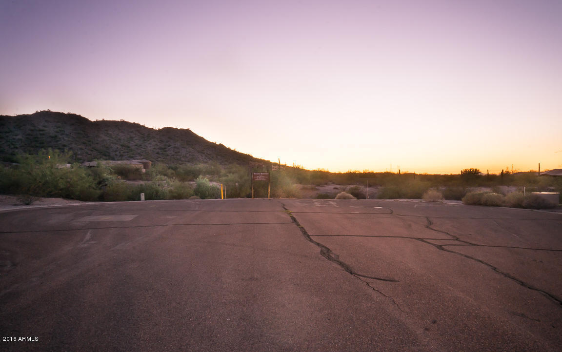 9386 S KRISTA Drive, Goodyear, AZ 85338