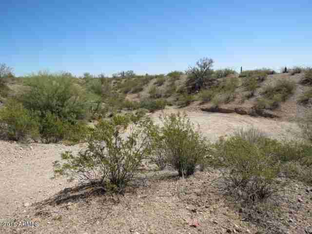 42940 N Private Drive, Morristown, AZ 85342