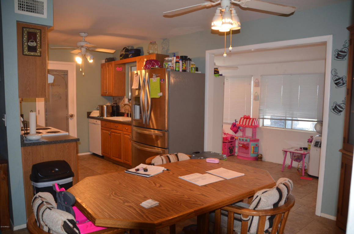 232 PERETZ Circle, Morristown, AZ 85342